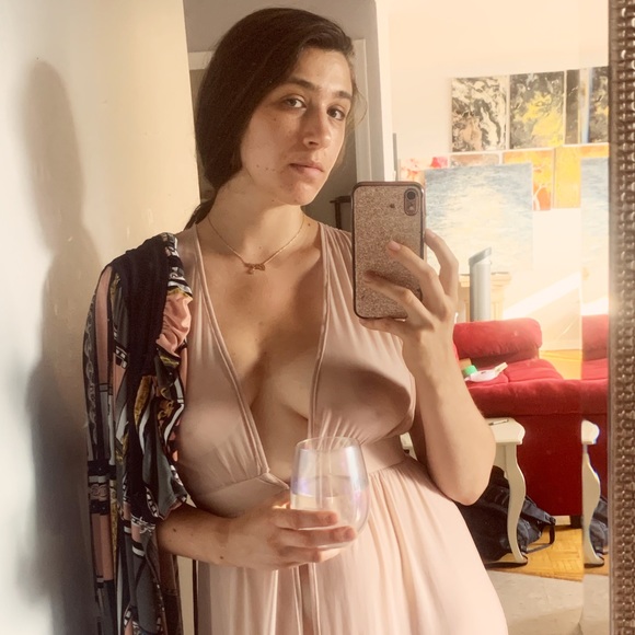 Meet your Posher, Nikole - Picture 1 of 1